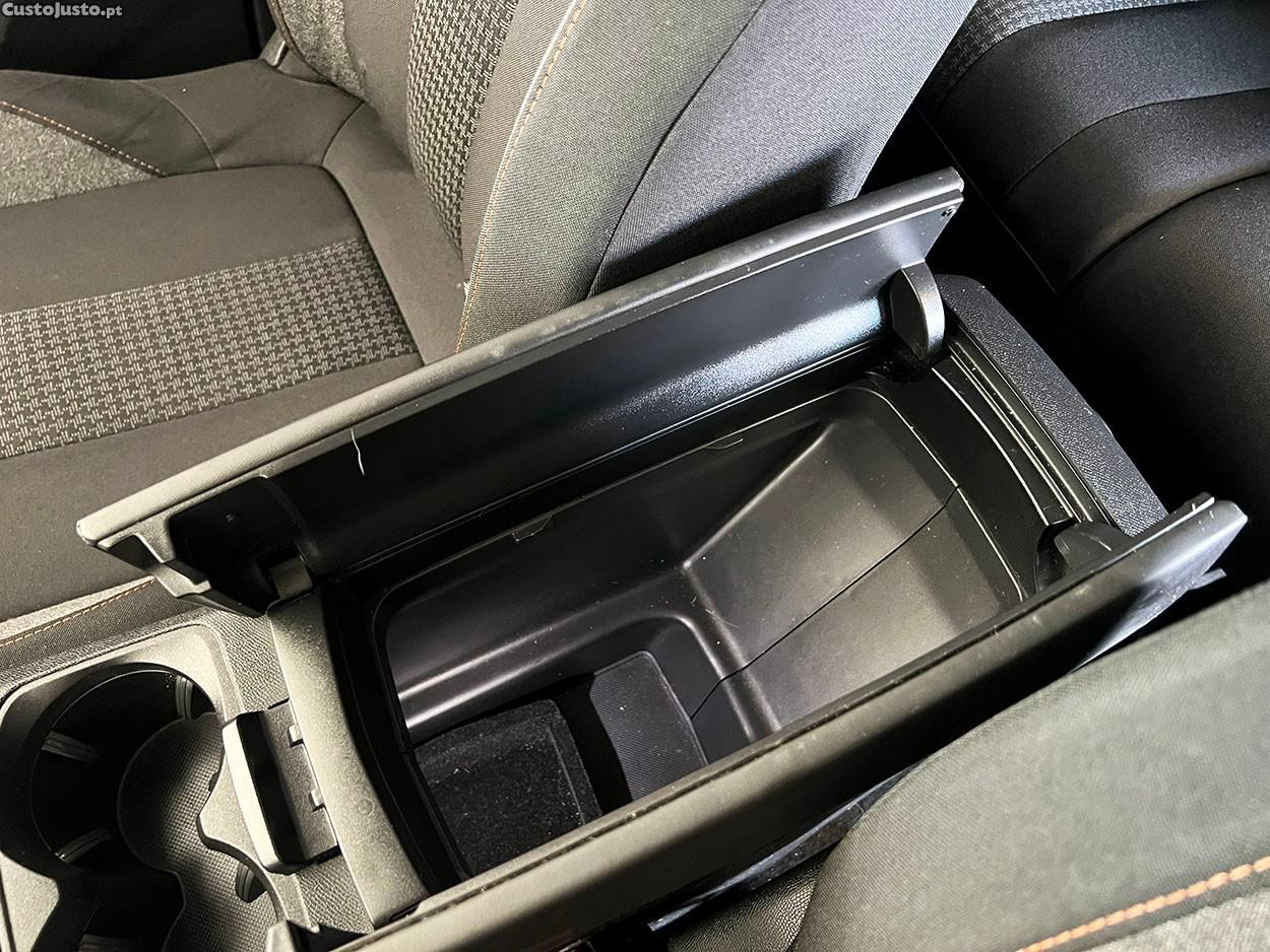 Peugeot 3008 1.6 BlueHDi Active — fotografia 8