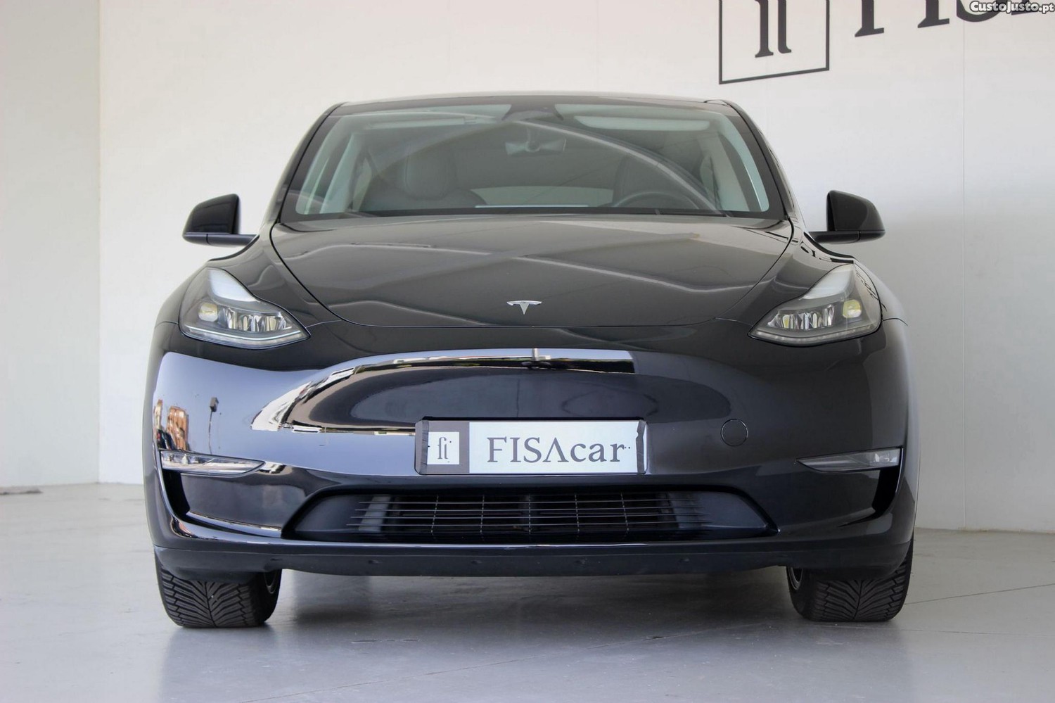 Tesla Model Y Long Range Dual Motor AWD — fotografia 20