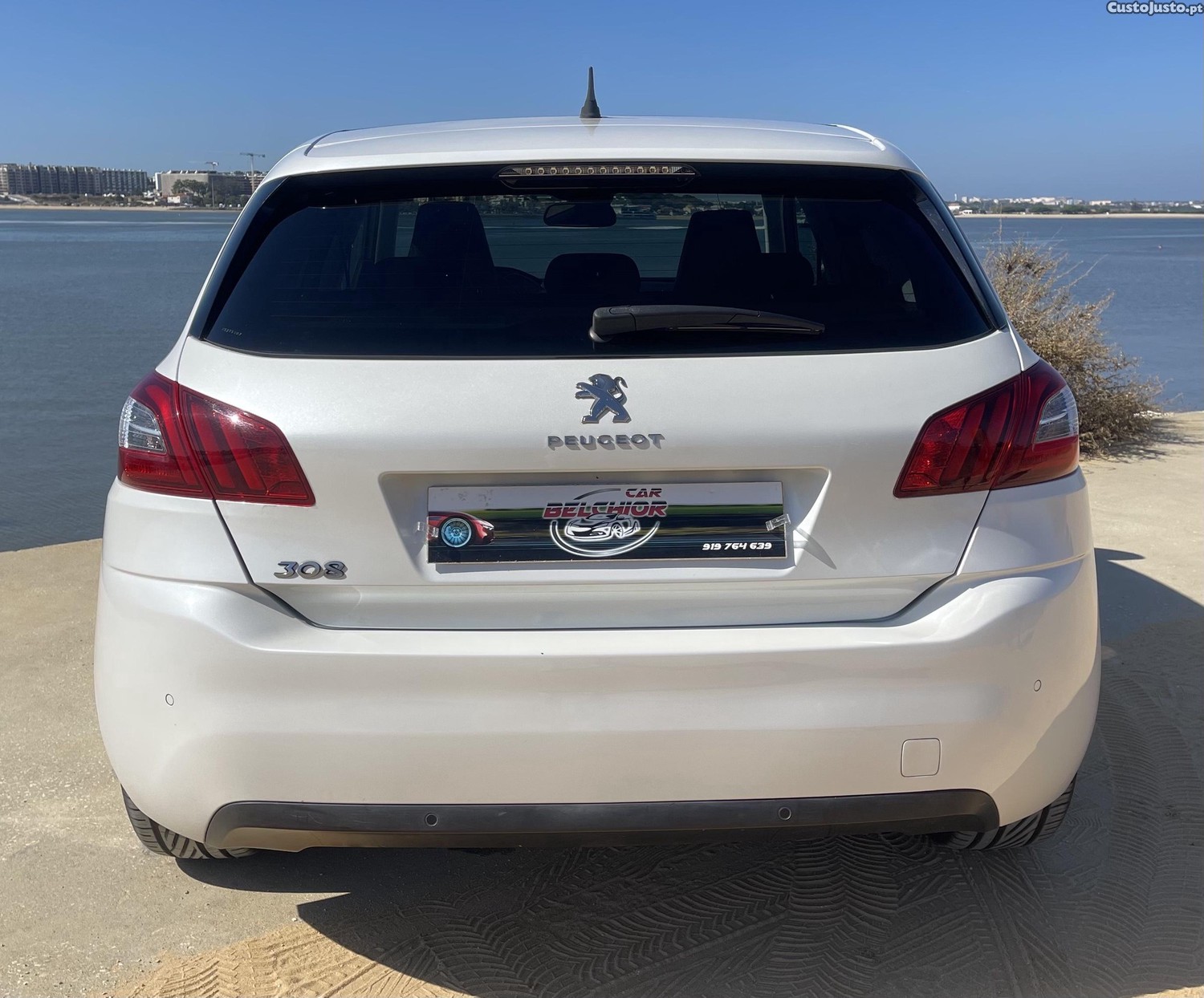Peugeot 308 E-THP Feline — fotografia 5