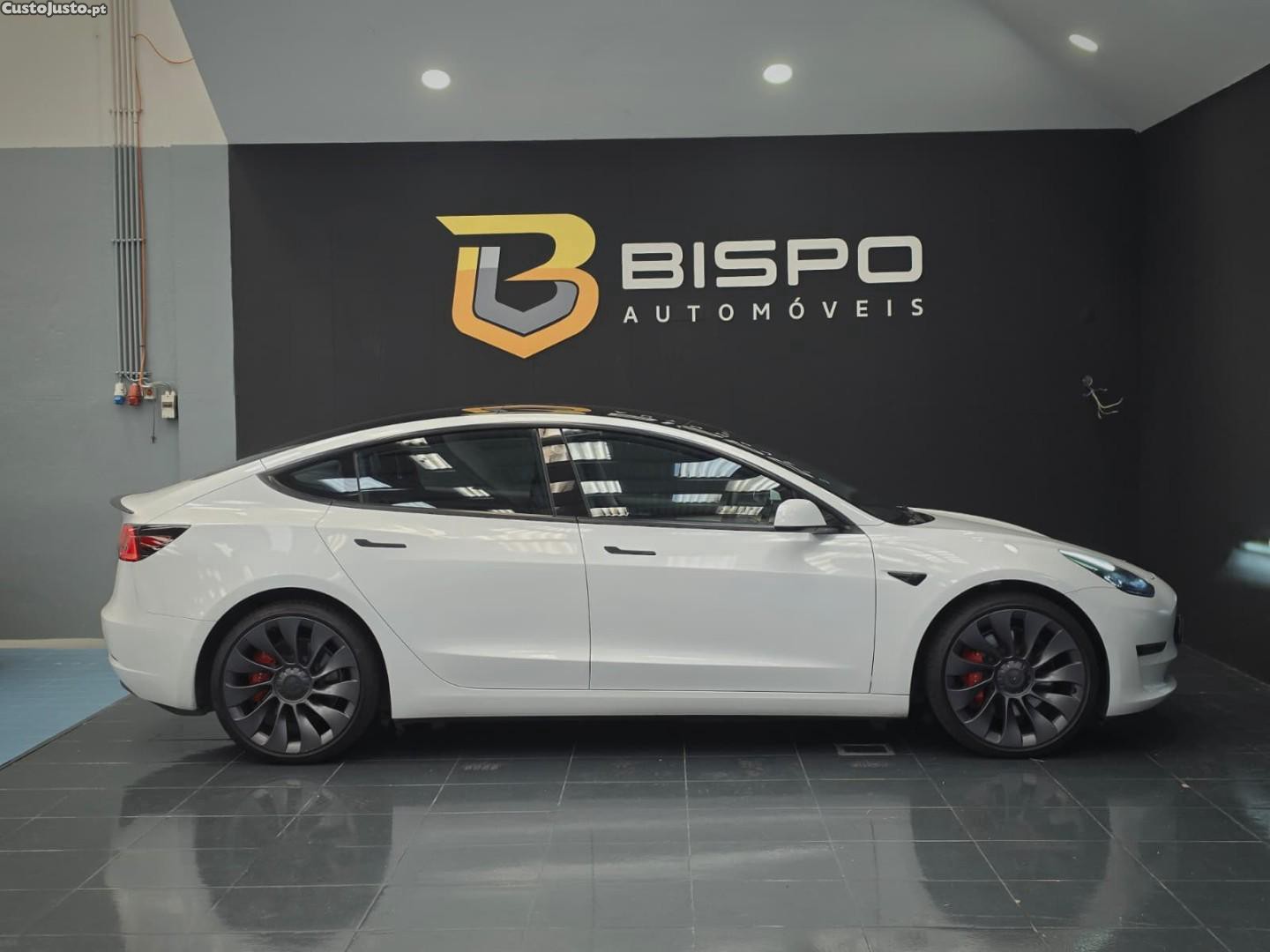 Tesla Model 3 Long Range AWD Dual Motor Performance — fotografia 14