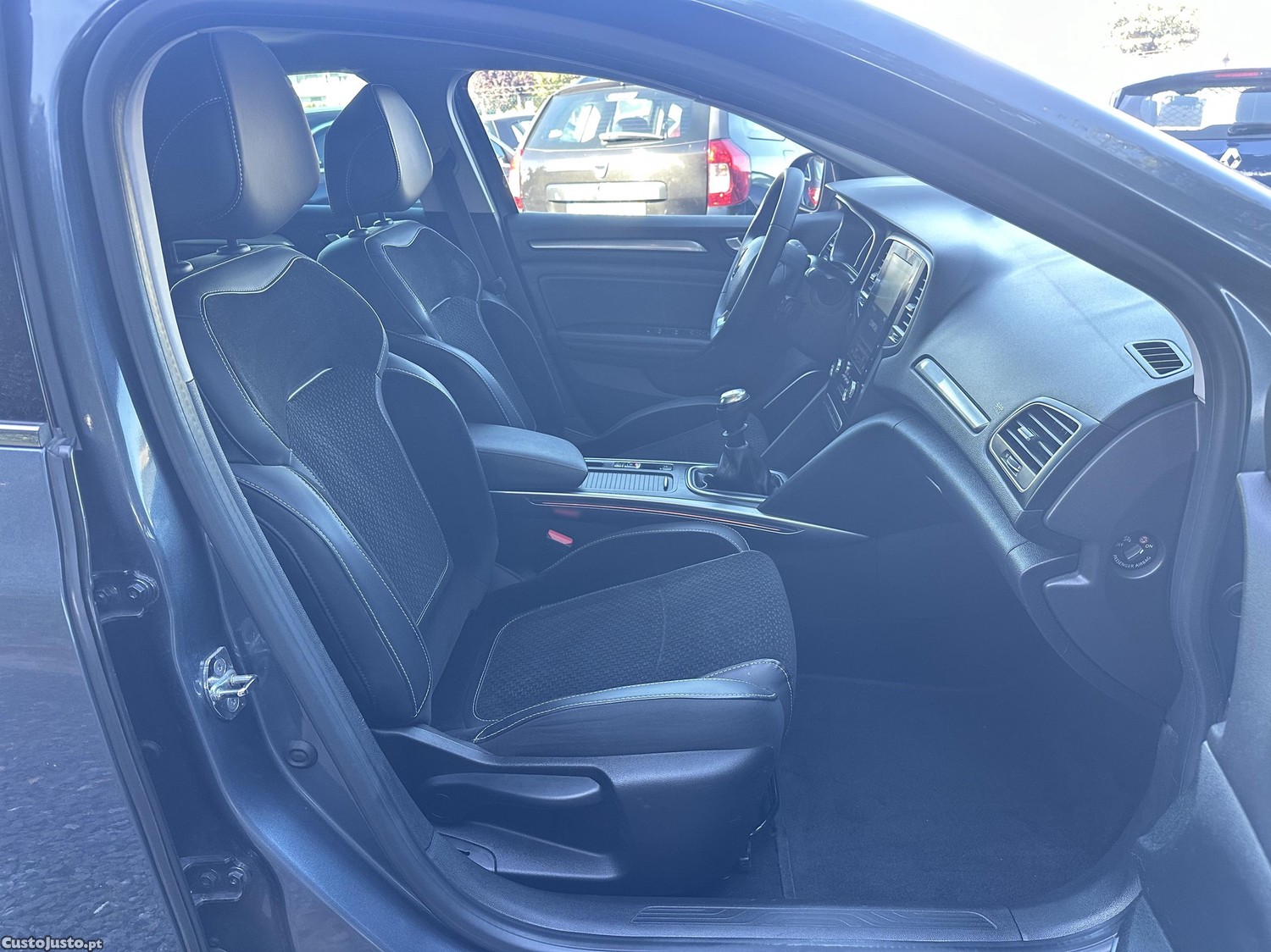 Renault Mégane Grand Coupe 1.5 DCI 115 CV — fotografia 3