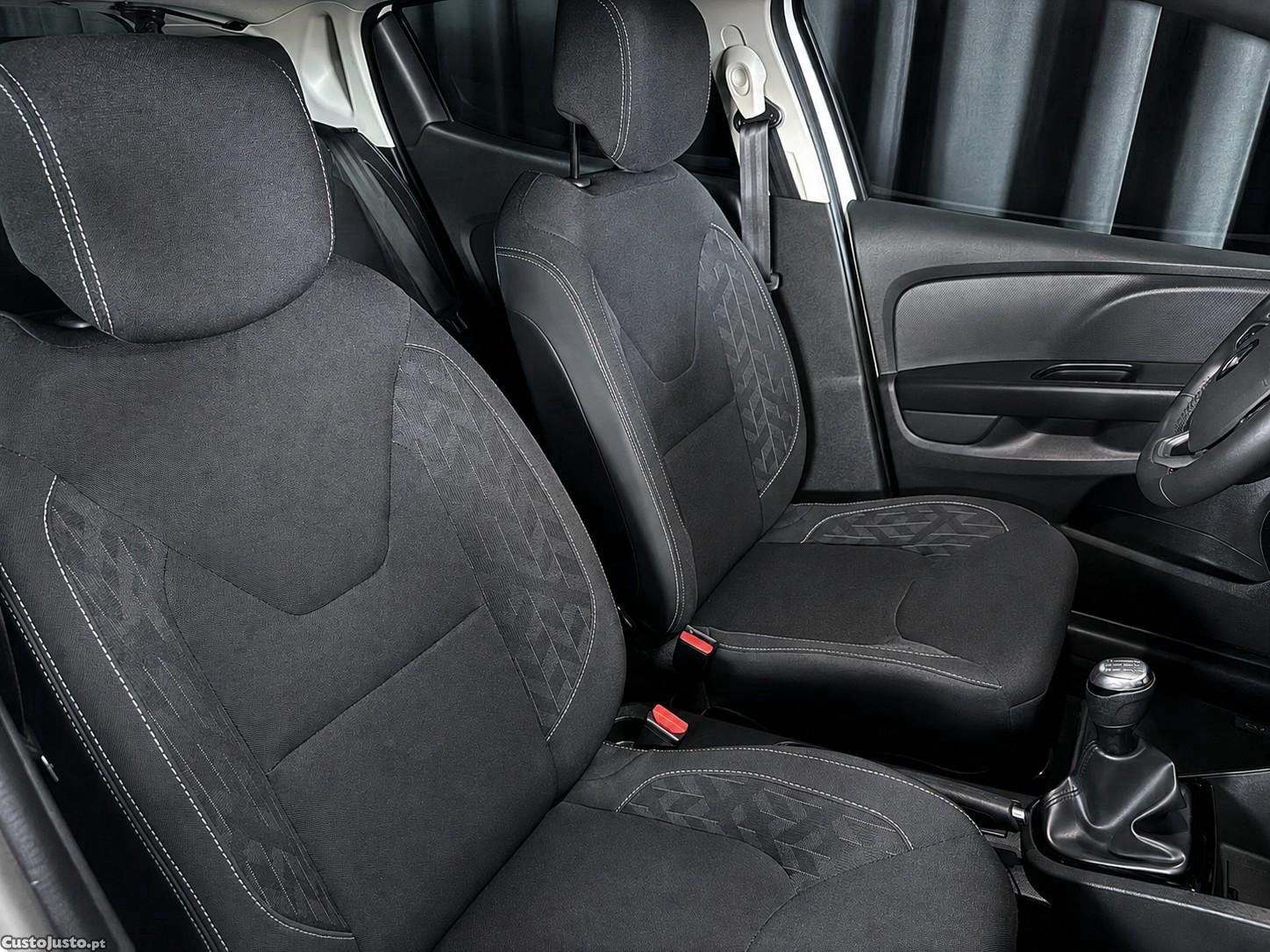 Renault Clio 0.9 TCE Limited — fotografia 10