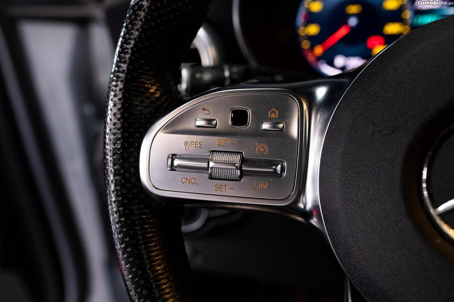Mercedes-Benz GLC 300 e 4Matic 9G-TRONIC AMG Line — fotografia 6
