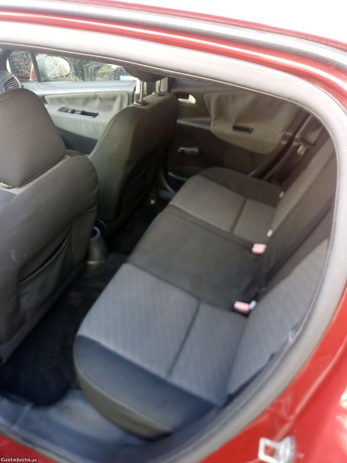 Peugeot 207 1.4 hdi75 CV sportium — fotografia 4