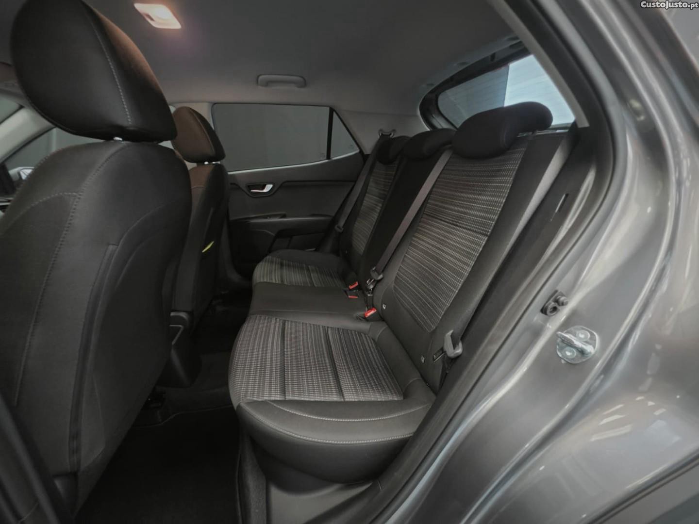Kia Stonic 1.0 T-GDI Drive 7DCT — fotografia 3