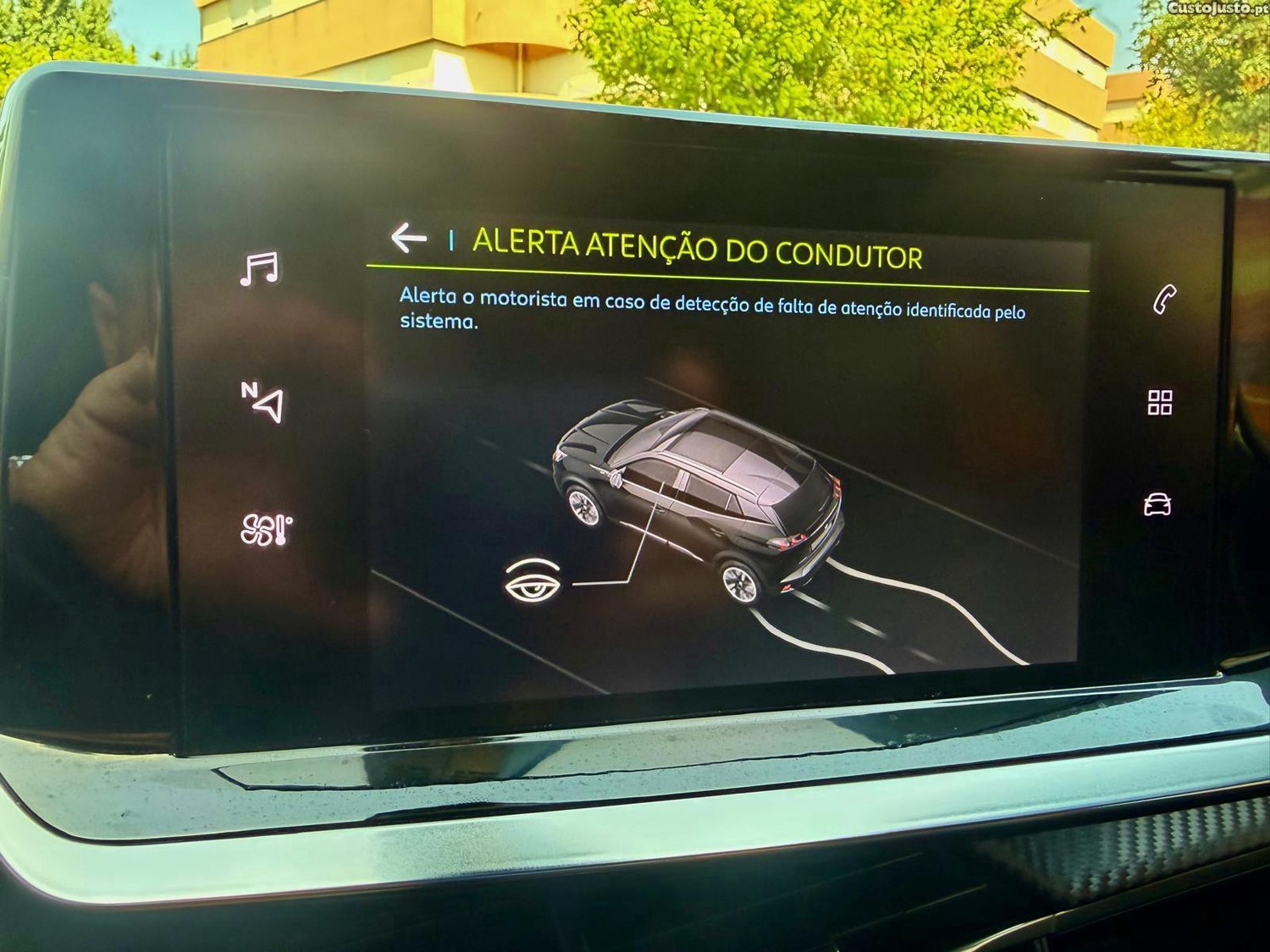 Peugeot e-2008 Allure — fotografia 4