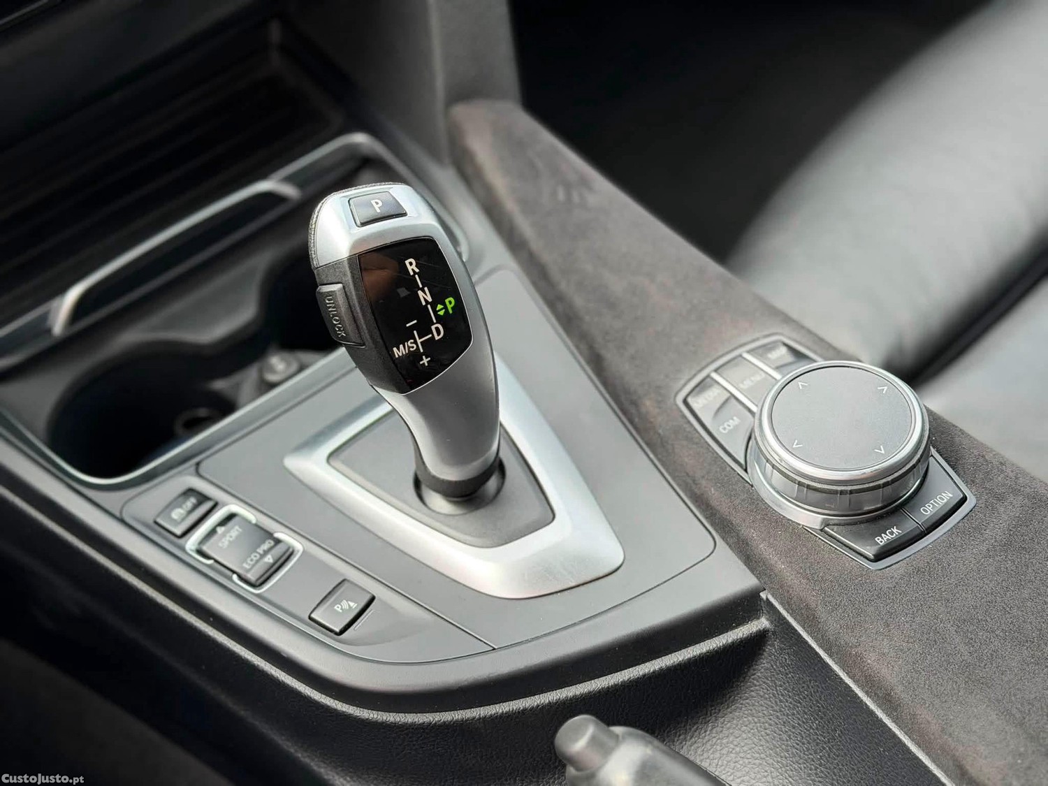 BMW 320 d Pack M Shadow Auto — fotografia 17