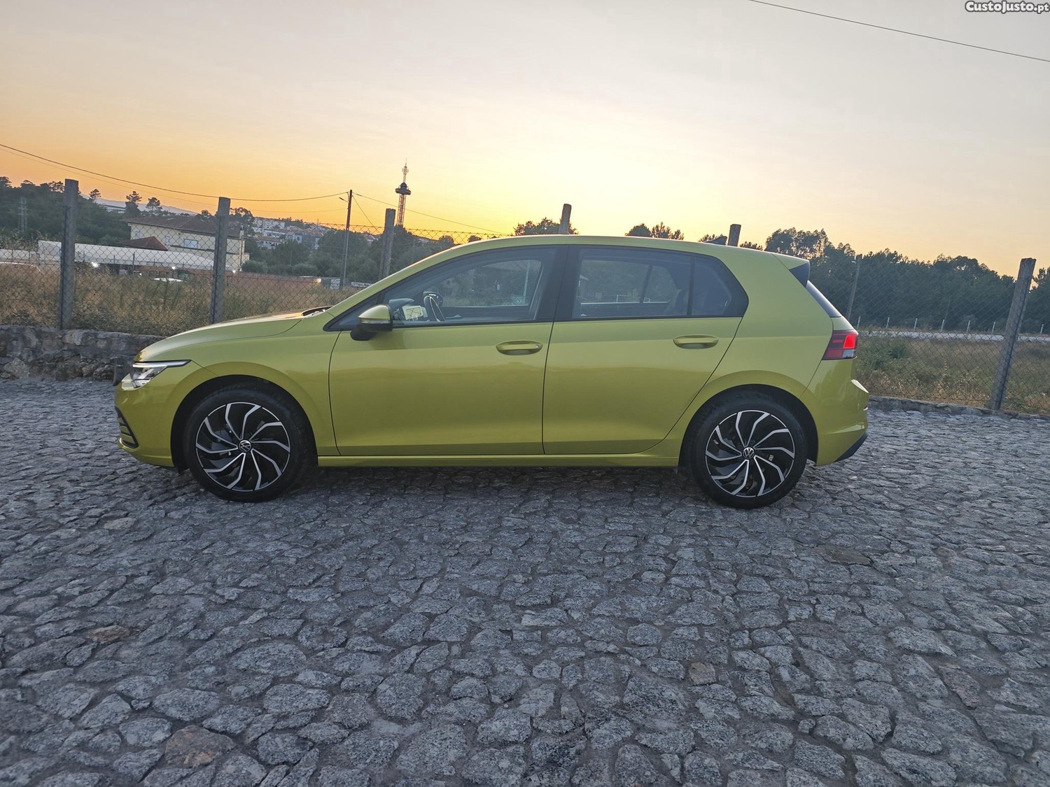 Volkswagen Golf VIII TSI LIFE — fotografia 16