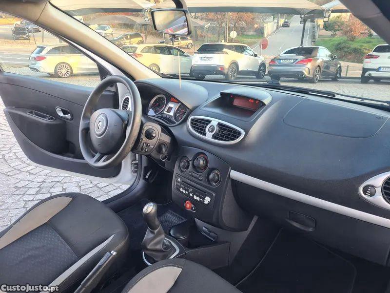 Renault Clio 1.5 dci fairway — fotografia 2