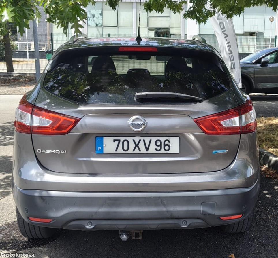 Nissan Qashqai 1.5 DCI 110 CV N-Connecta + Teto Panorâmico — fotografia 5