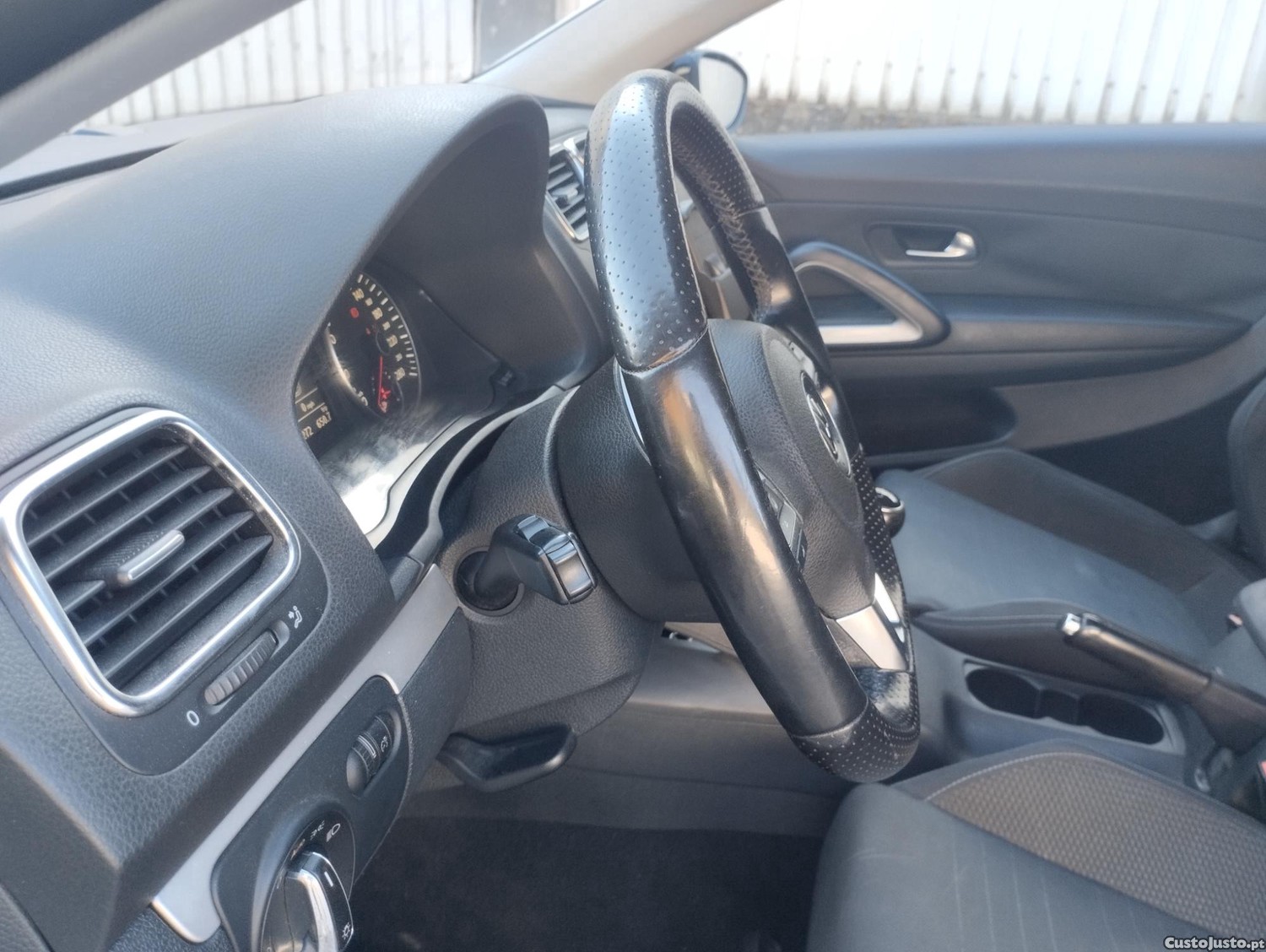 Volkswagen Scirocco 1.4 TSI (Turbo) 160cv - NACIONAL - c/ GPS - Imbatível — fotografia 3