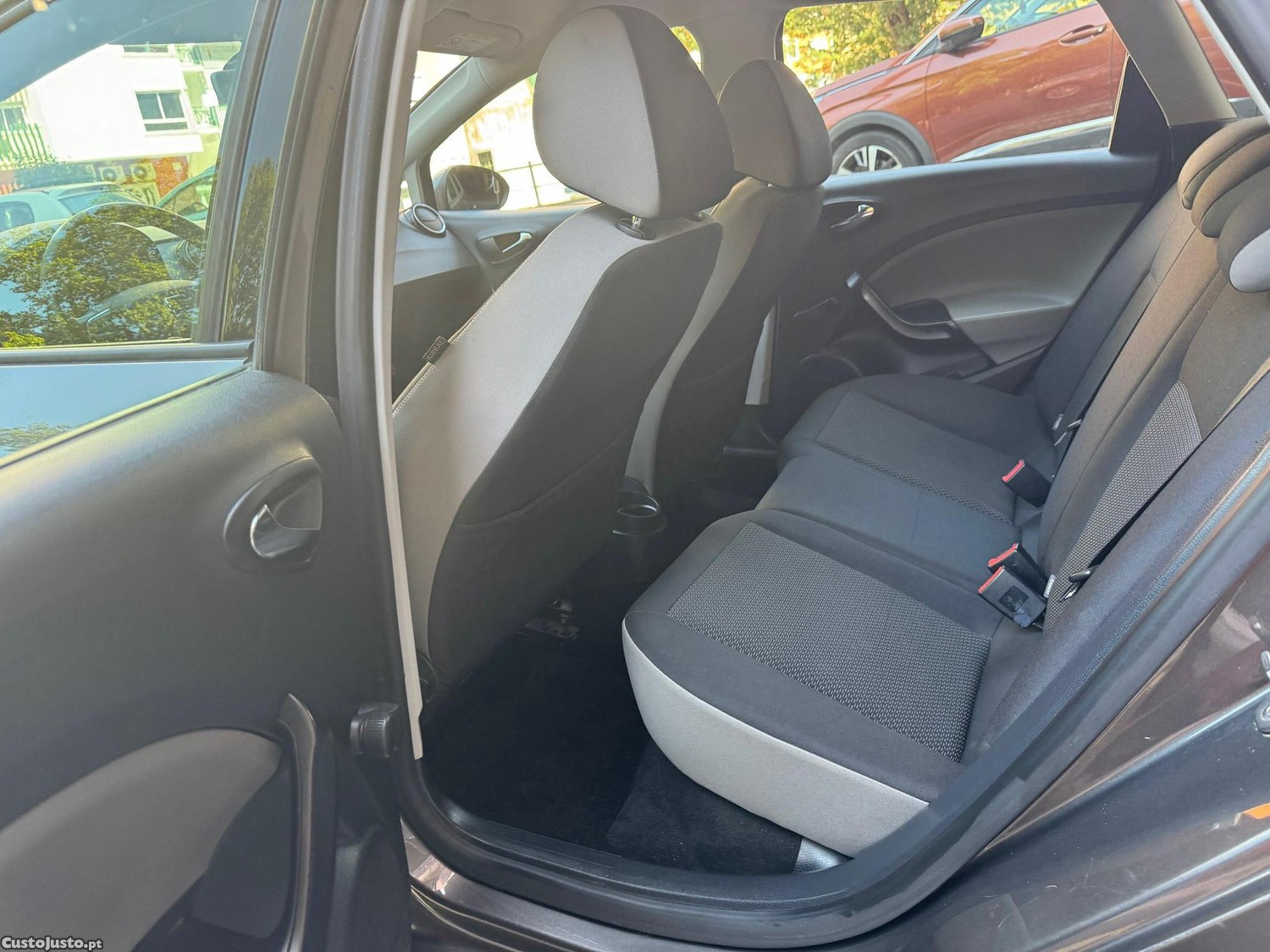 SEAT Ibiza 1.0 Reference — fotografia 12