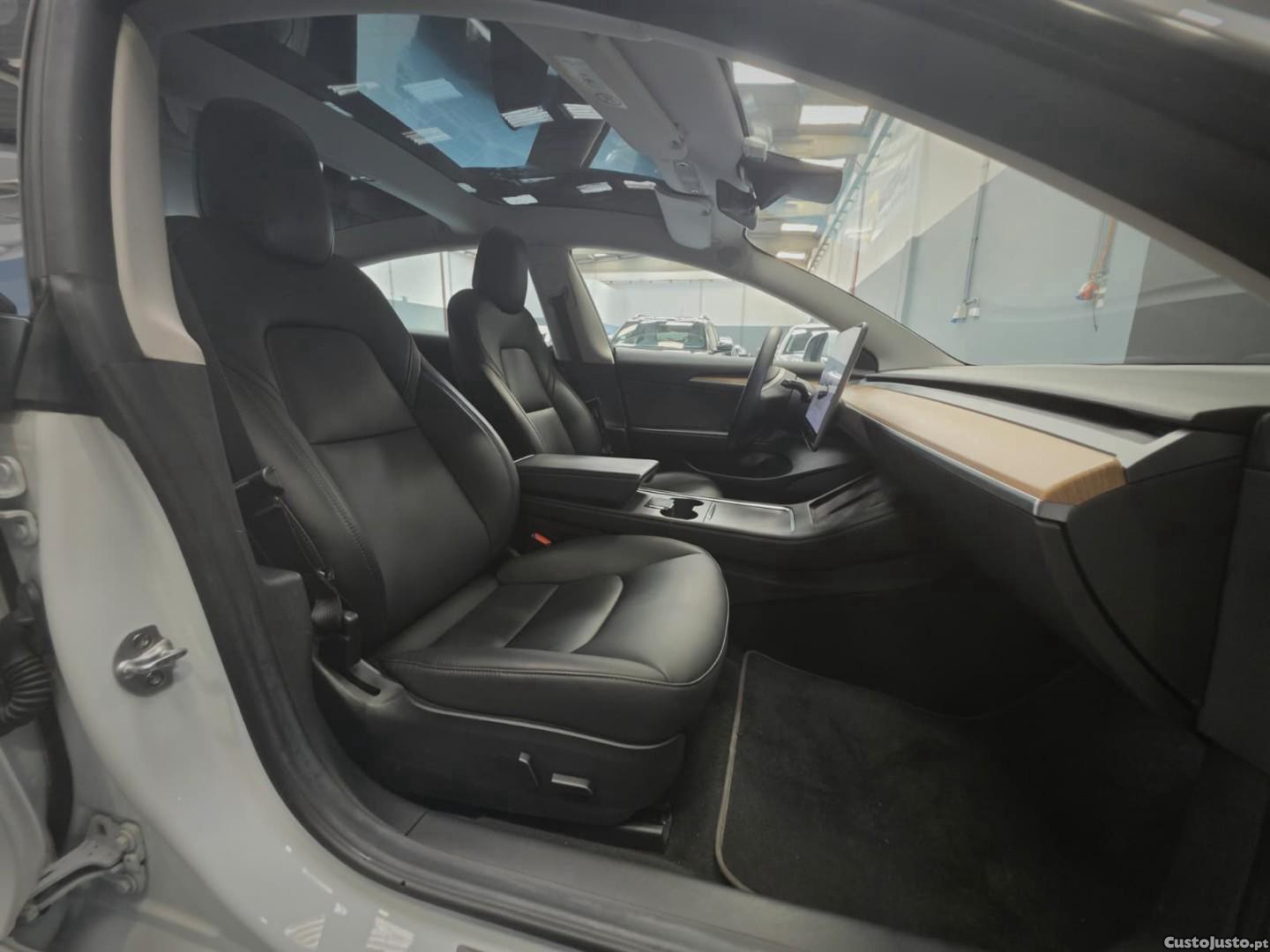 Tesla Model 3 Long Range AWD Dual Motor Performance — fotografia 5