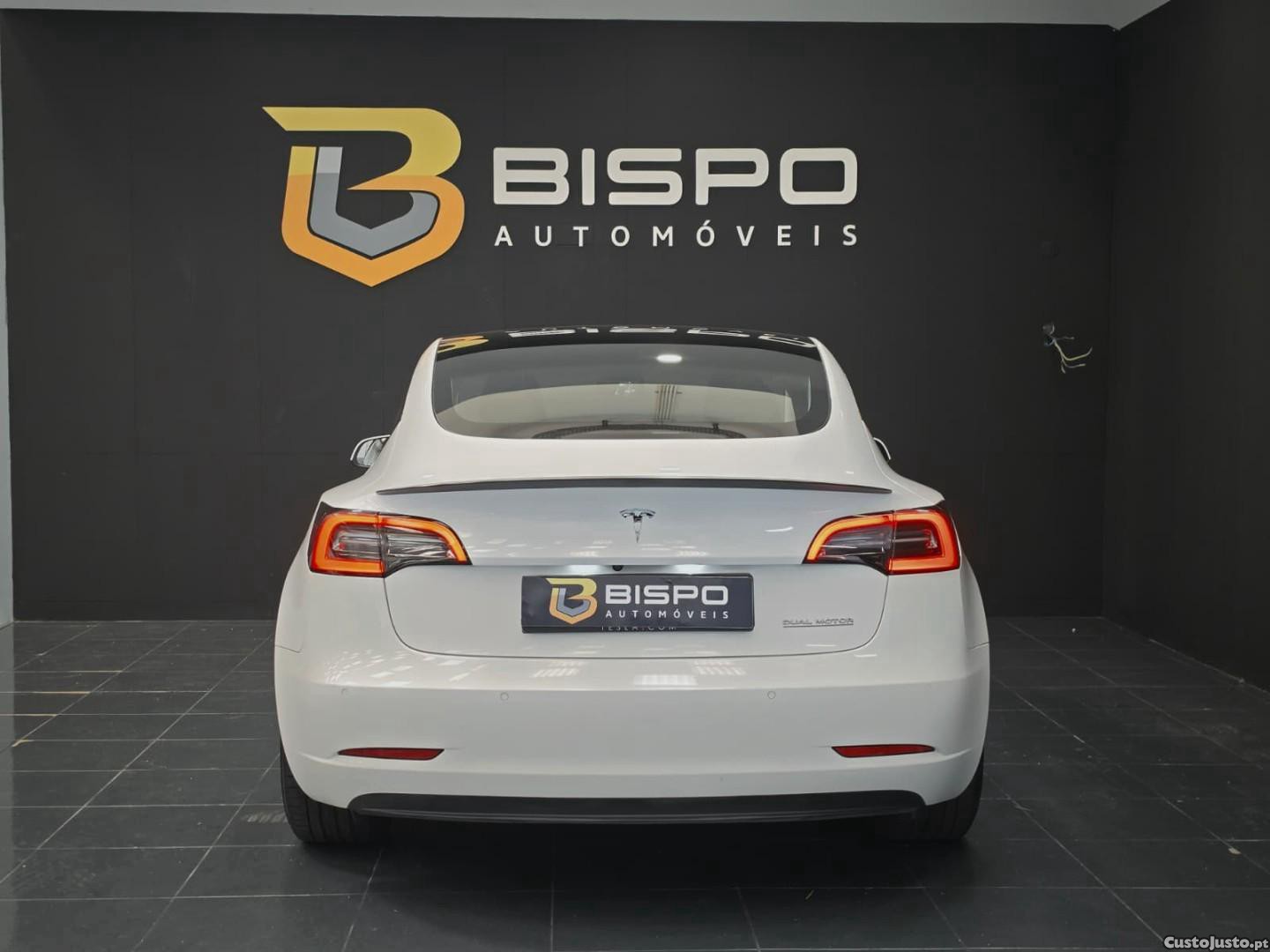 Tesla Model 3 Long Range AWD Dual Motor Performance — fotografia 13