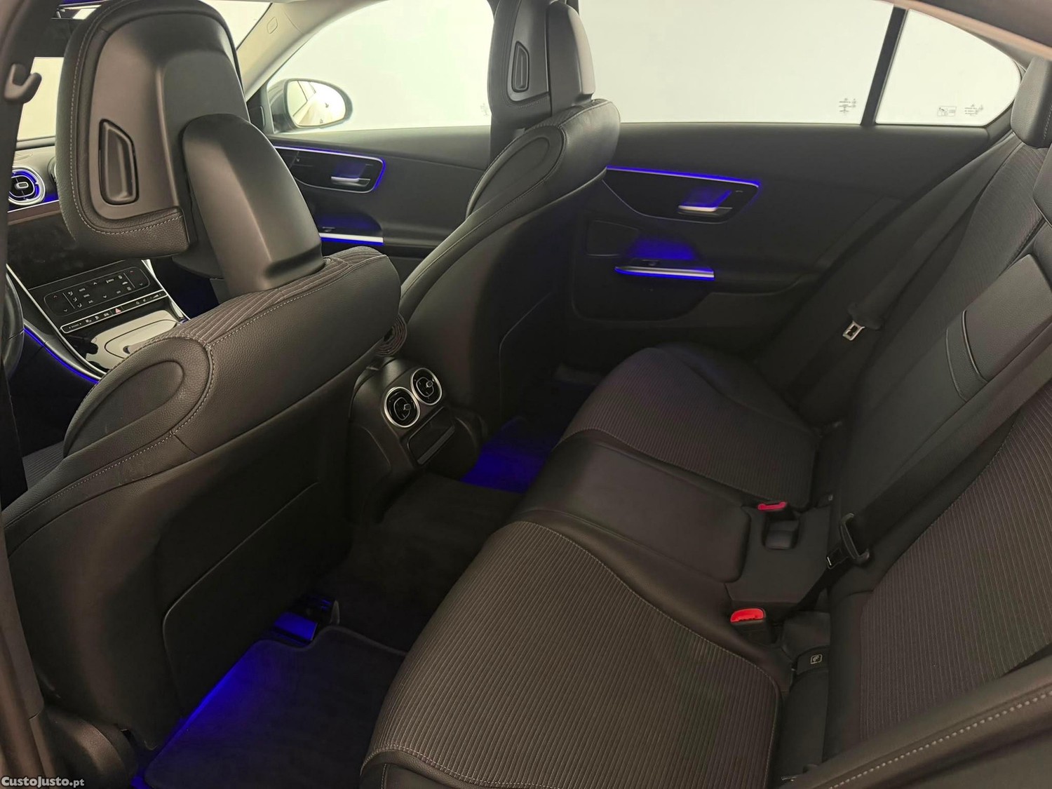 Mercedes-Benz C 300 e AMG Line — fotografia 6