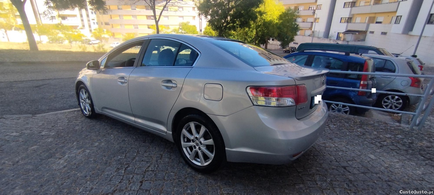 Toyota Avensis 2.0D4D 66000km unico dono — fotografia 10