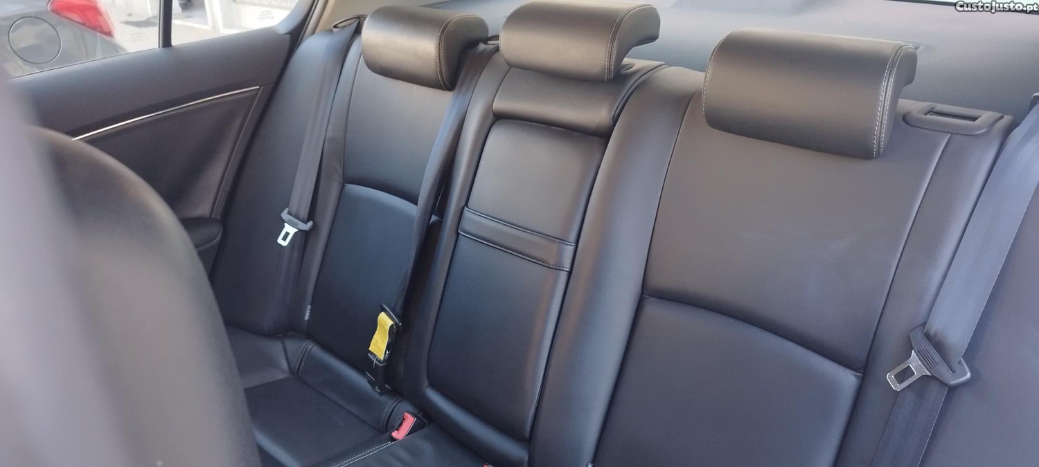 Toyota Avensis 2.0D4D 66000km unico dono — fotografia 5