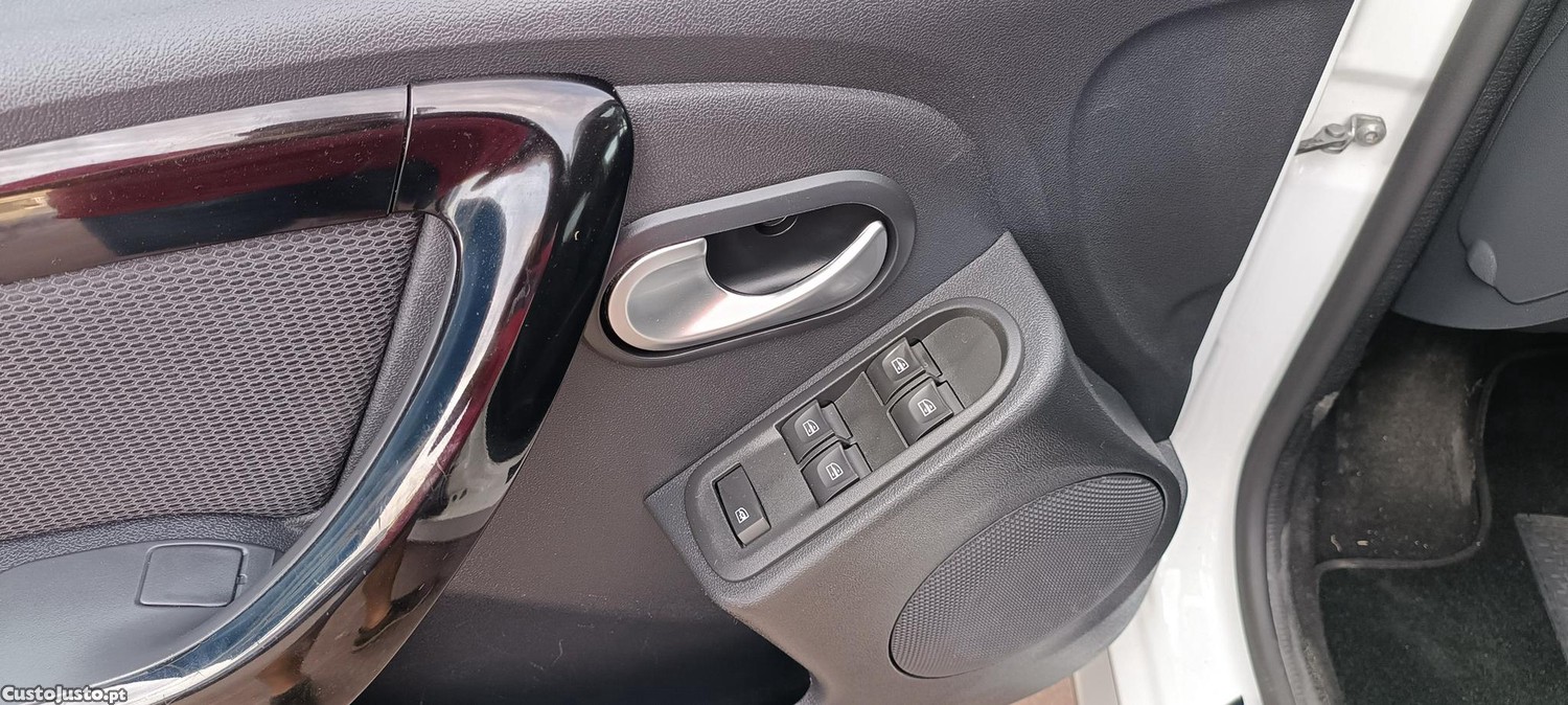 Dacia Duster 1.2 TCE — fotografia 12