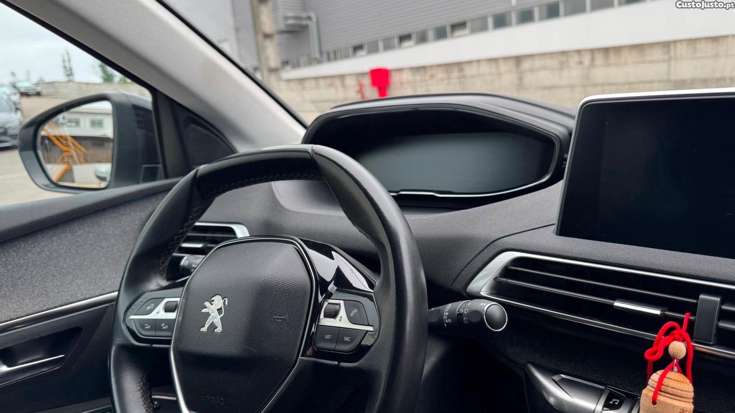 Peugeot 5008 Allure — fotografia 11