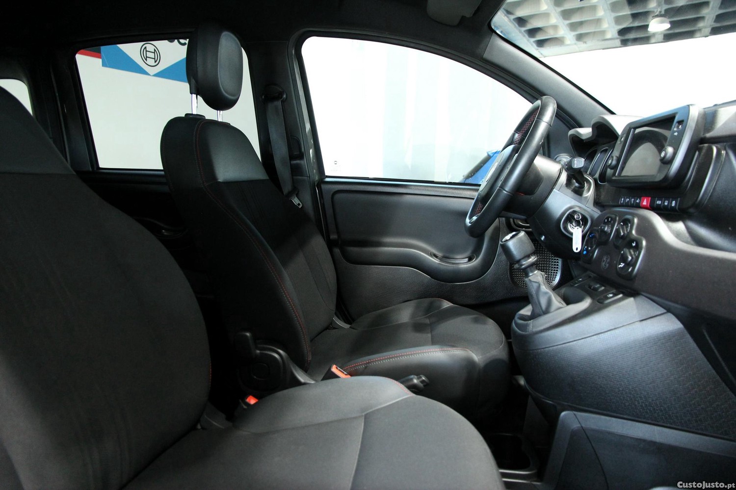 Fiat Panda 1.0 Hybrid Sport — fotografia 11