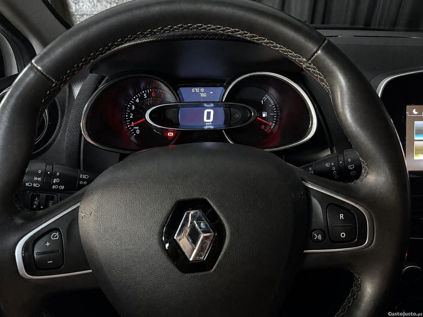 Renault Clio 0.9 TCE Limited — fotografia 14
