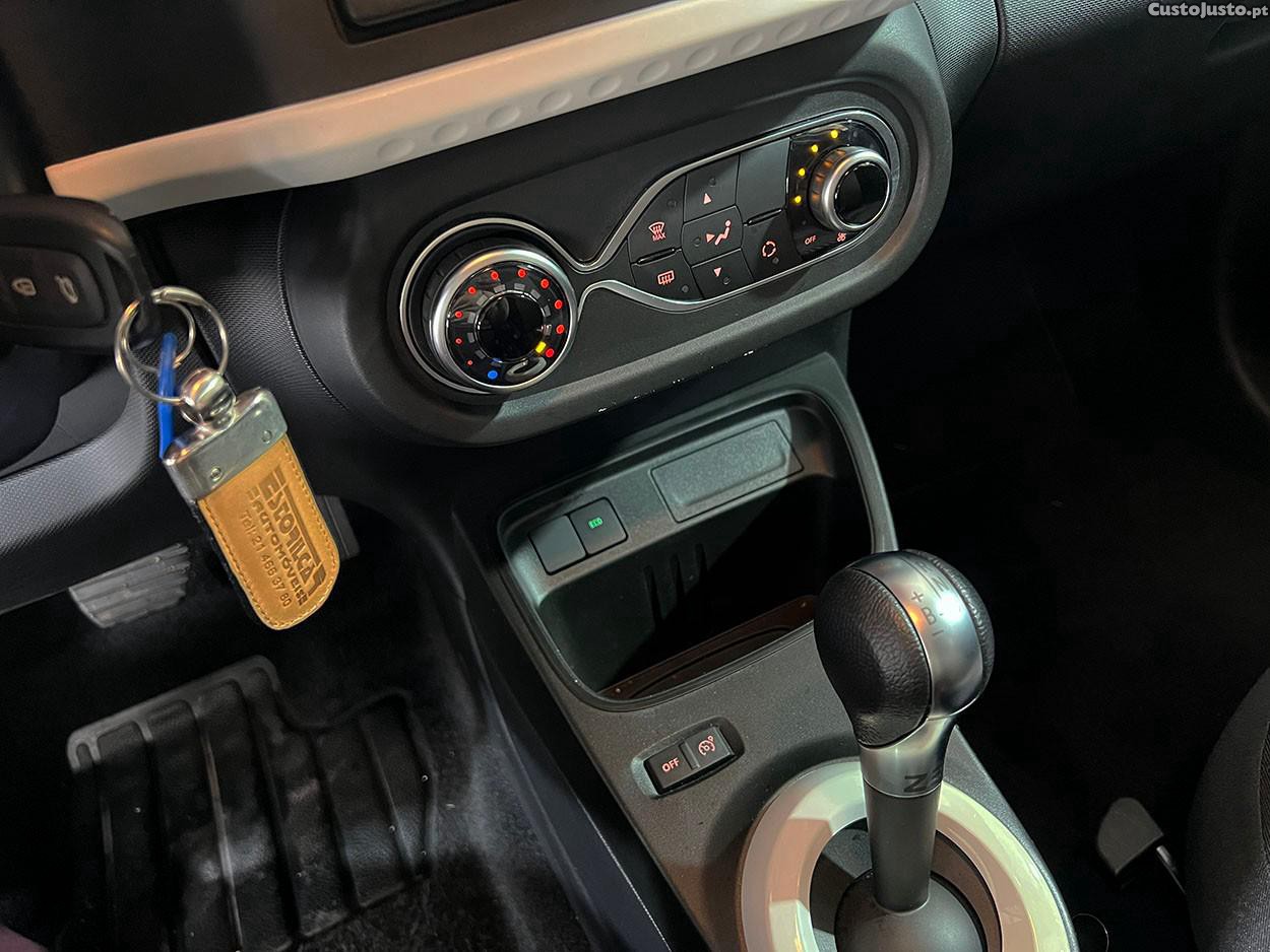 Renault Twingo 22 Zen — fotografia 8