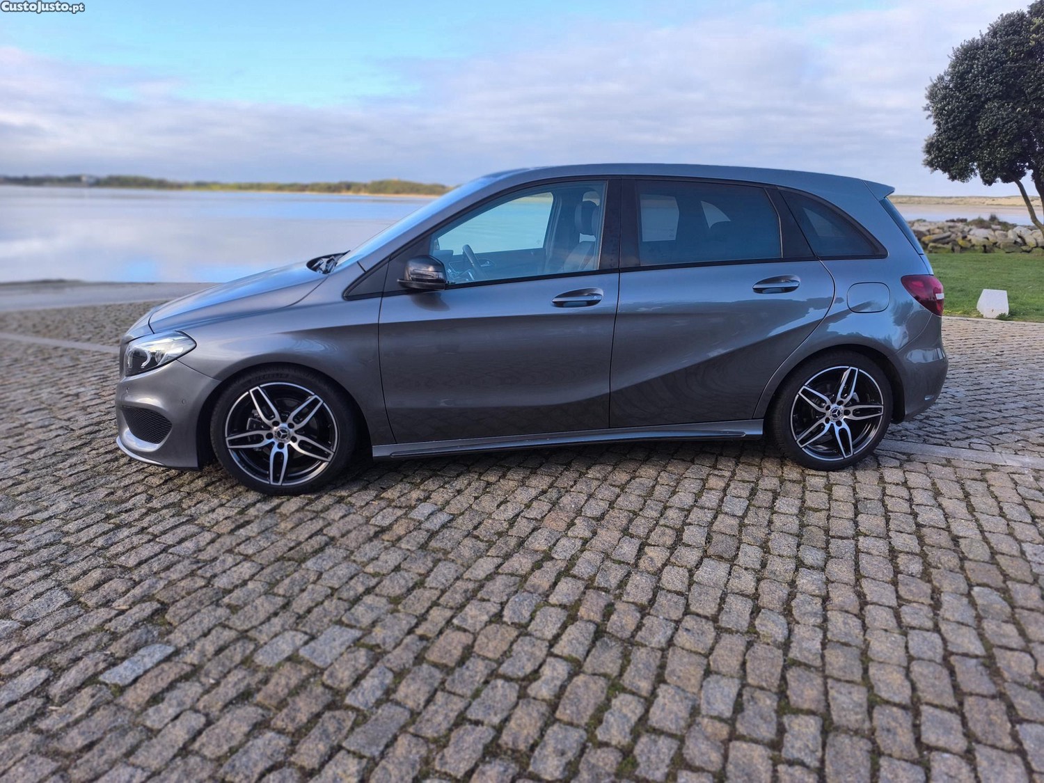 Mercedes-Benz B 180 CDI Automático AMG — fotografia 6