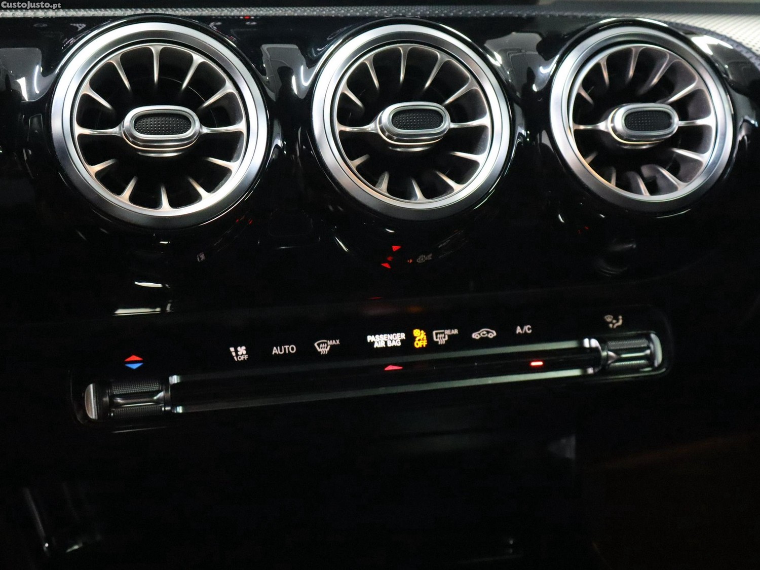 Mercedes-Benz CLA 200 d Shooting Brake AMG Line Aut. — fotografia 4
