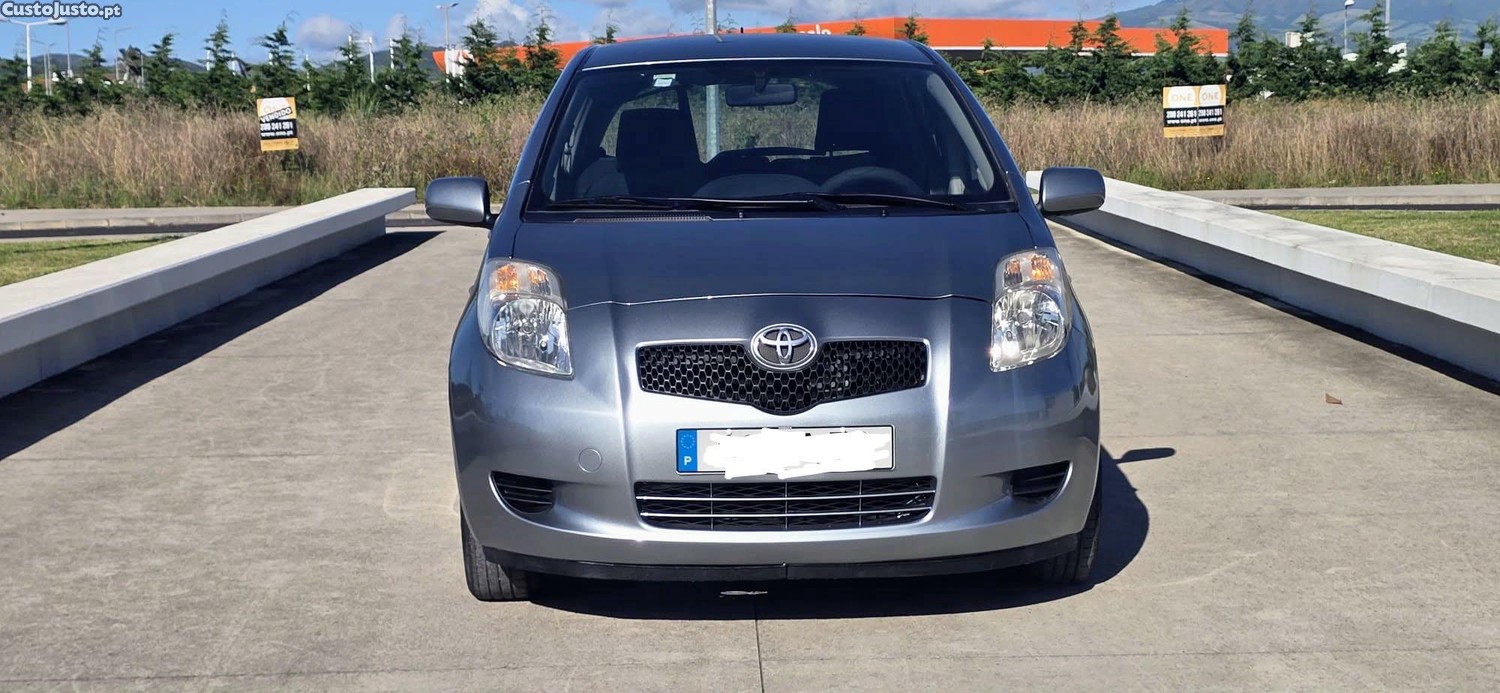 Toyota Yaris 1.0 Gasolina Exelente estado — fotografia 8