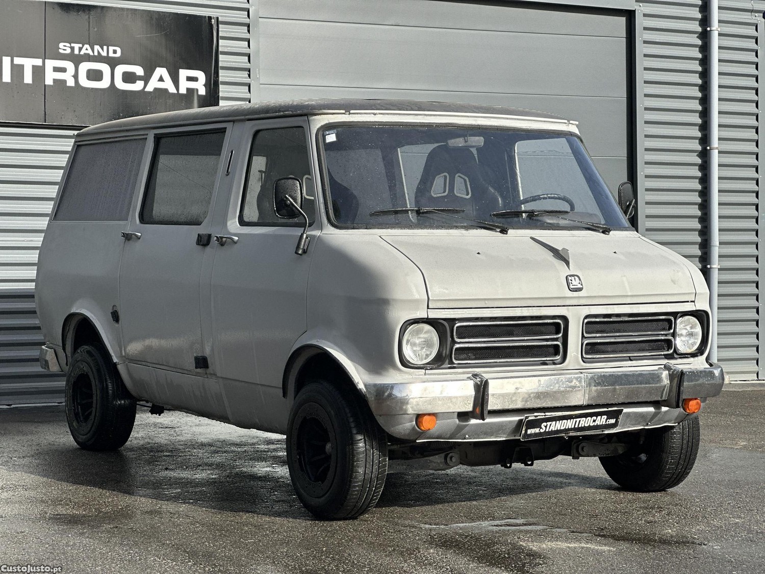  Bedford CF VAN 9 LUGARES foto 2