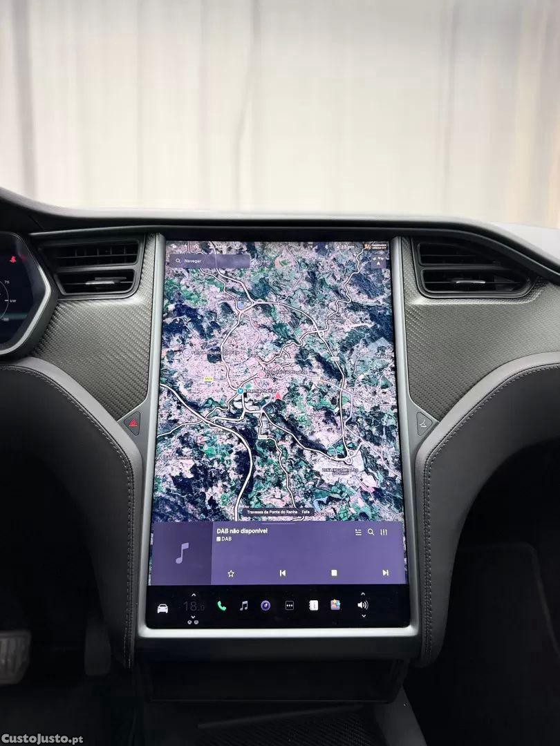 Tesla Model X 100d — fotografia 13