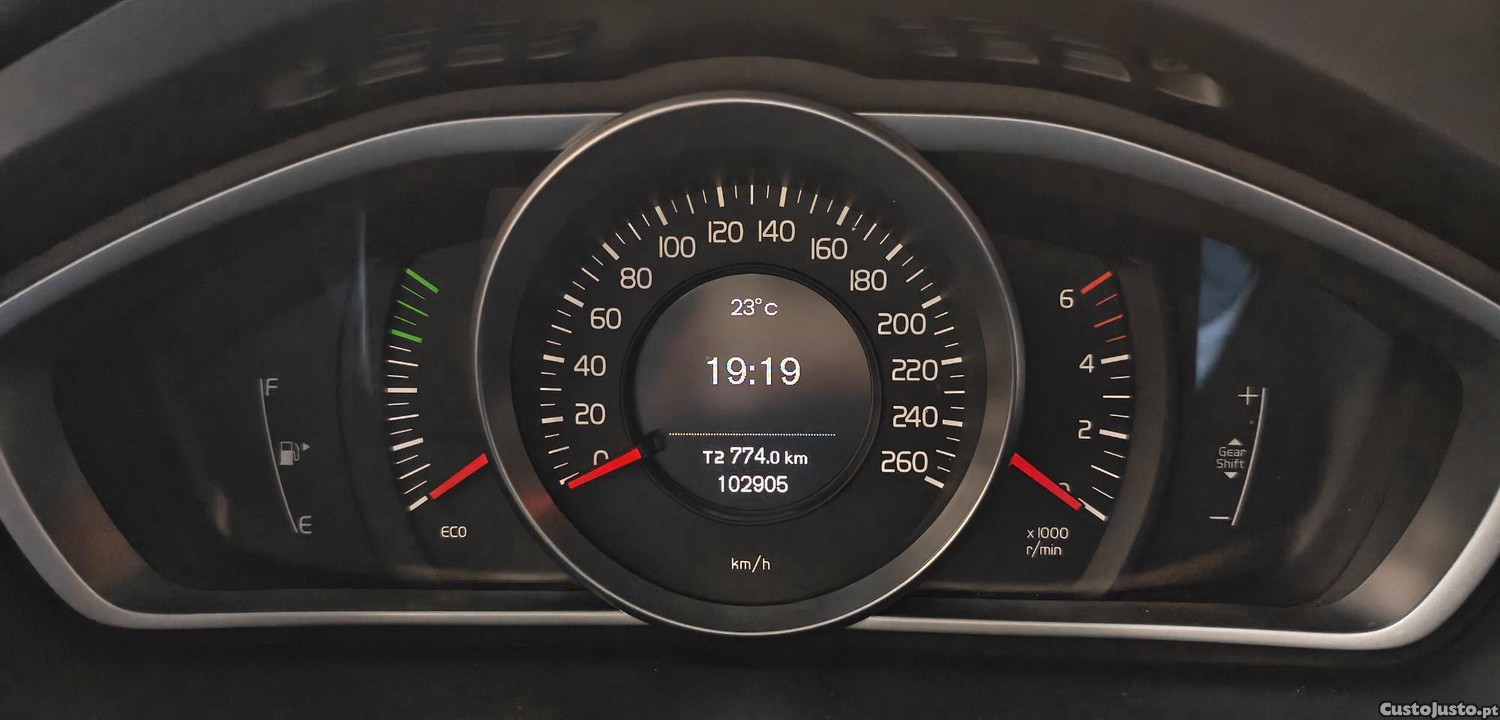 Volvo V40 D2 Kinetic — fotografia 6
