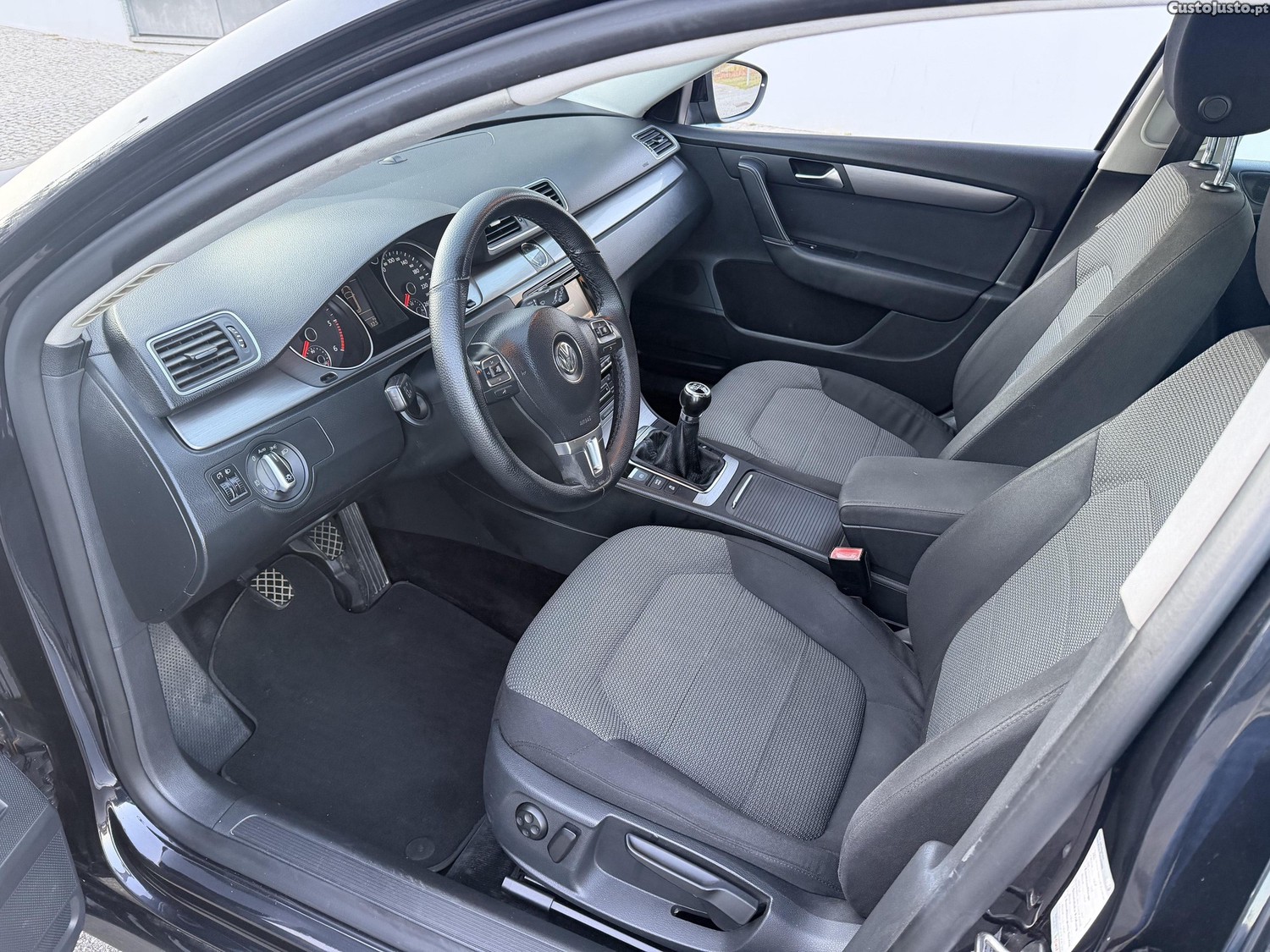 Volkswagen Passat Comfortline — fotografia 3