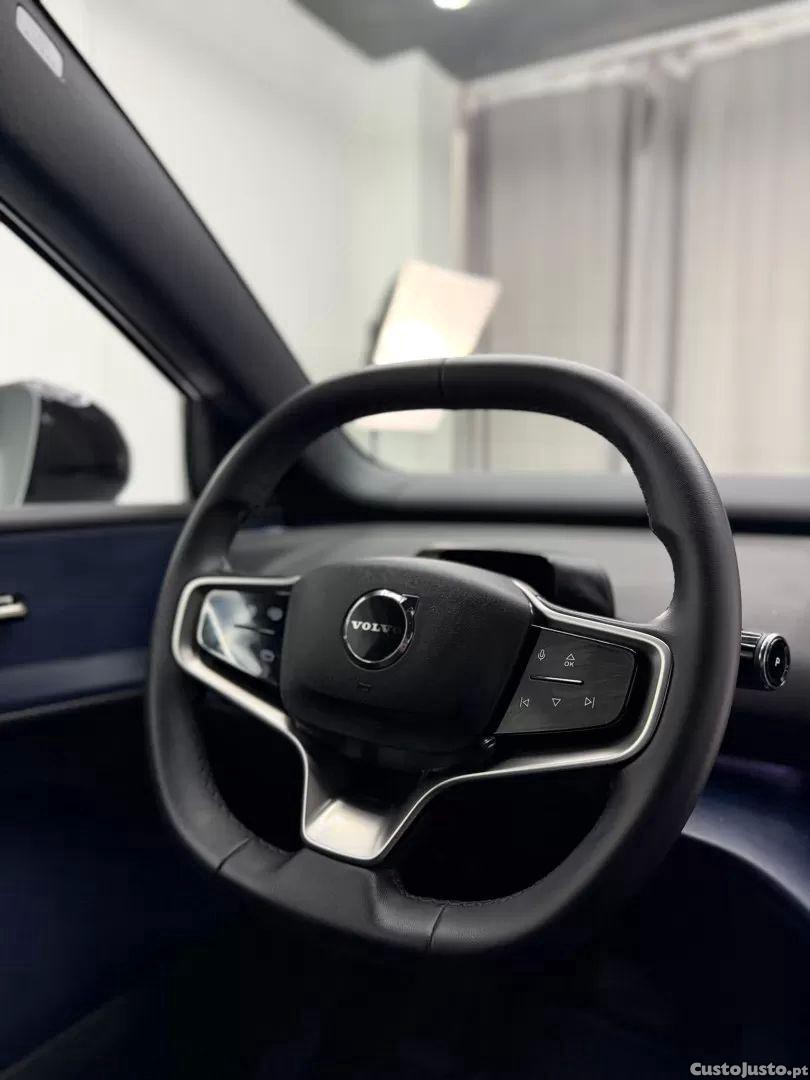 Volvo EX 30 Single motor extended range rwd ultra — fotografia 5