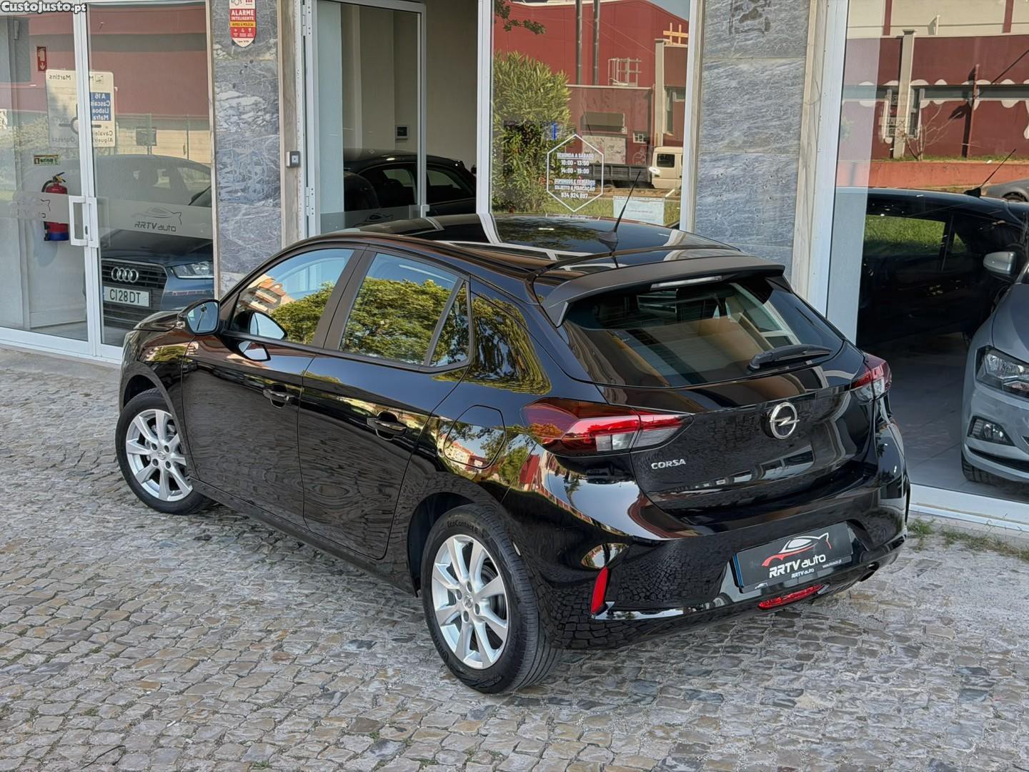 Opel Corsa 1.2 Business Edition — fotografia 17