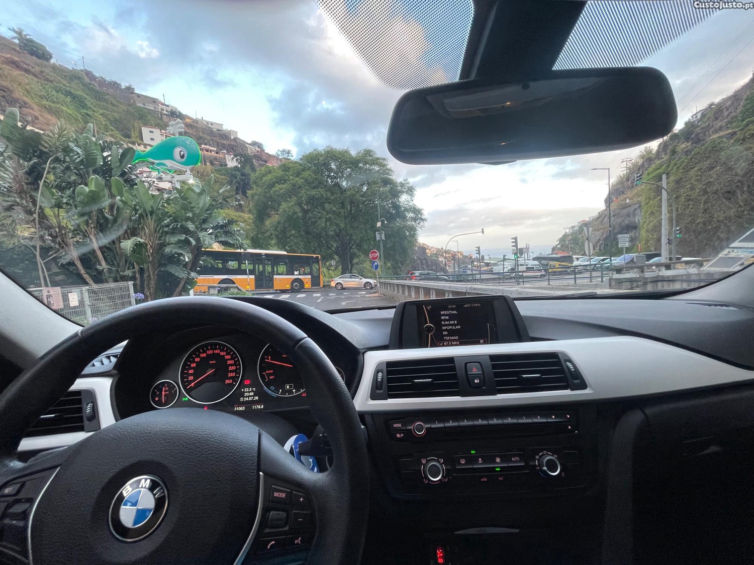 BMW 318 d — fotografia 3