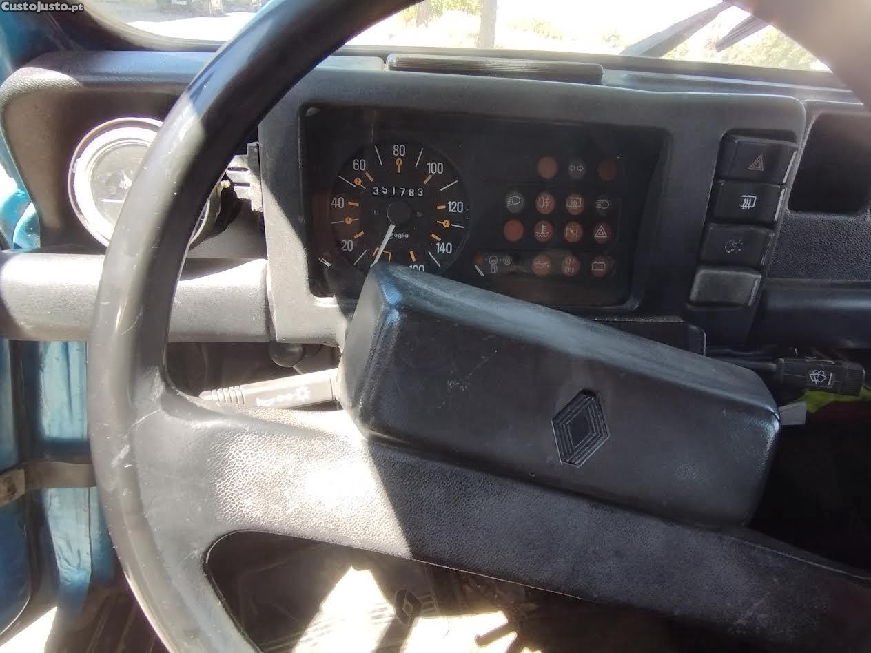 Renault 4 GTL — photo 3