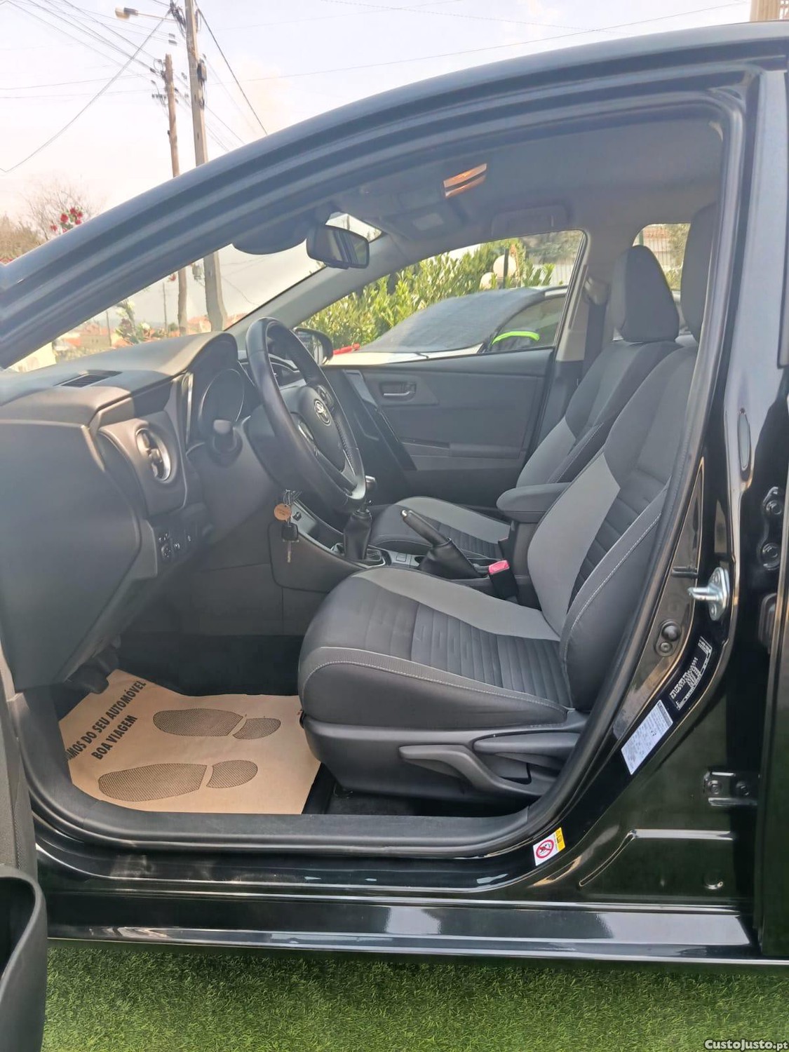 Toyota Auris 1.6 D4D COMFORT + NAVI — fotografia 6