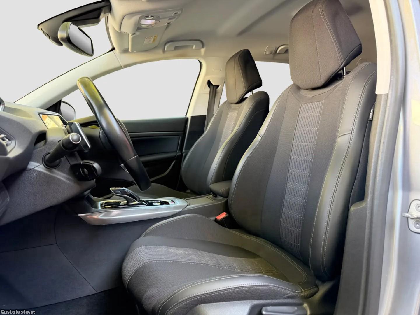 Peugeot 308 1.2 PureTech Allure EAT8 — fotografia 5