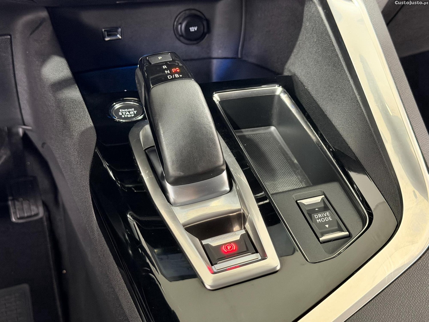 Peugeot 3008 1.6 HIBRIDO PLUG-IN ALLURE E-EAT8 225 CV - NACIONAL — fotografia 12
