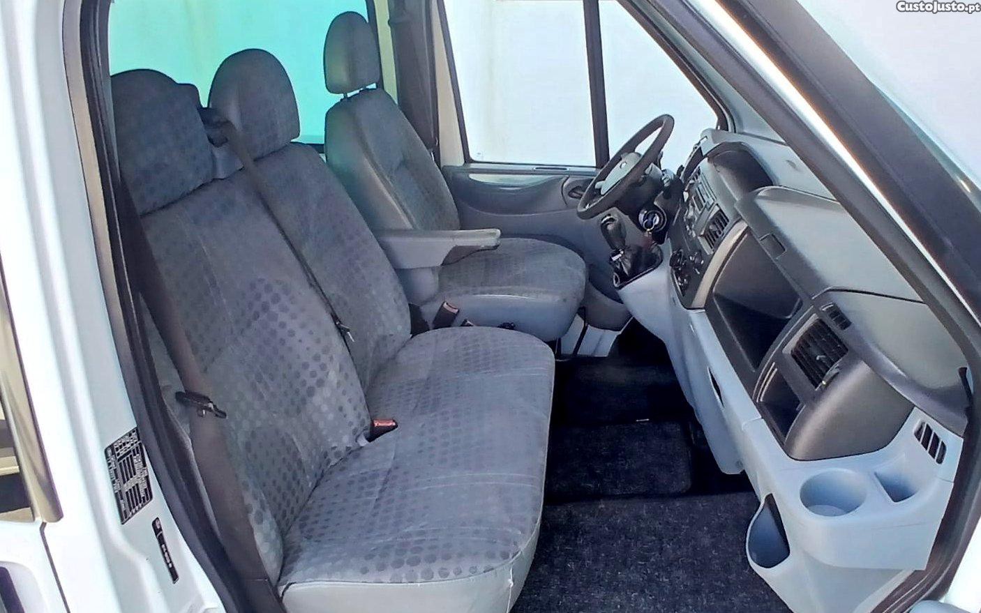 Ford Transit 9 Lugares — fotografia 2