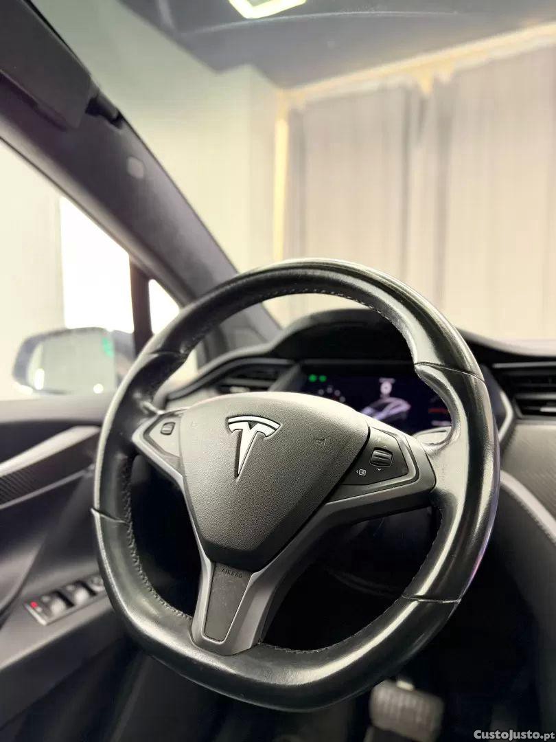 Tesla Model X 100d — fotografia 6