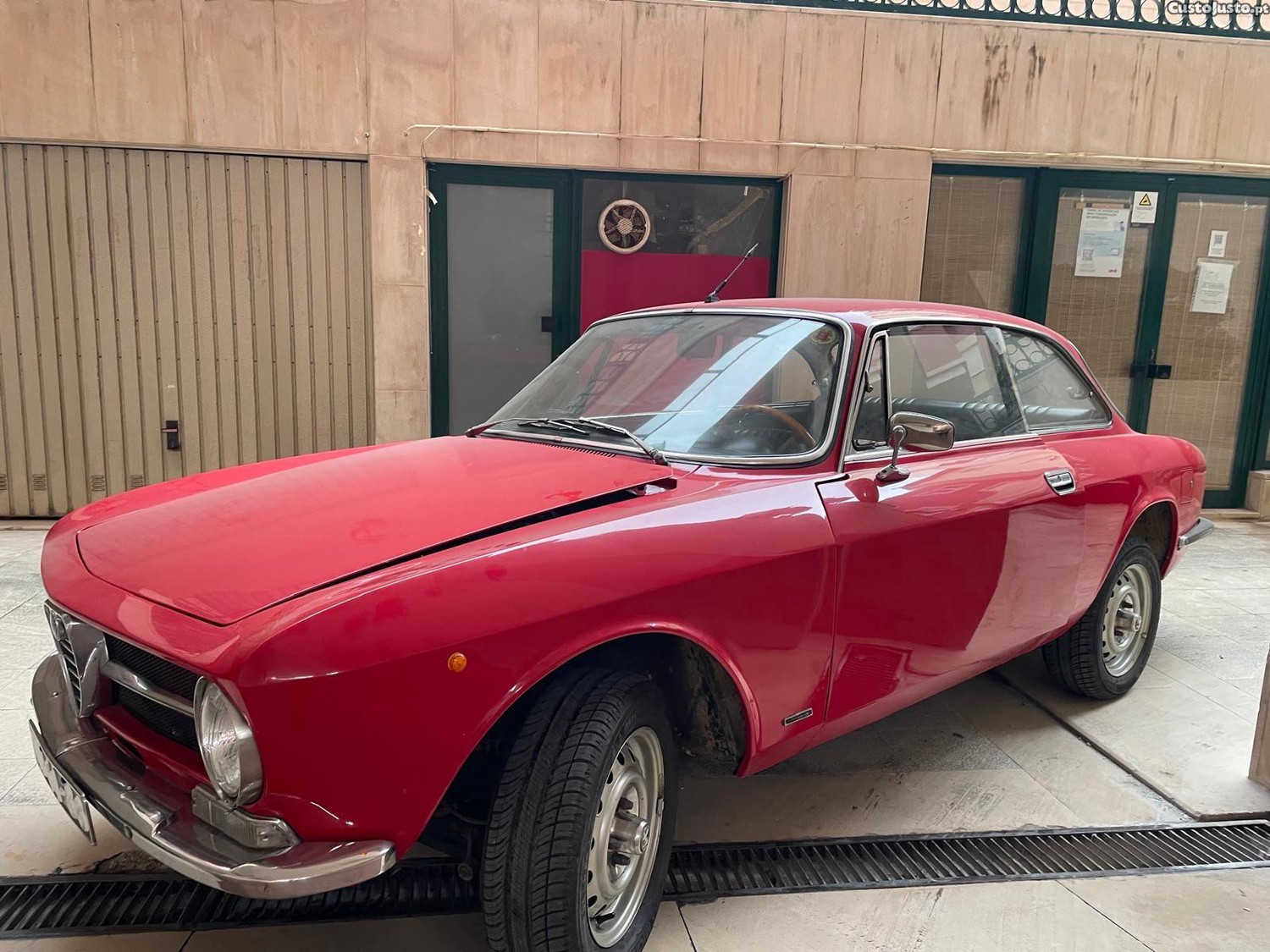 Alfa Romeo GT 1300 — photo 3