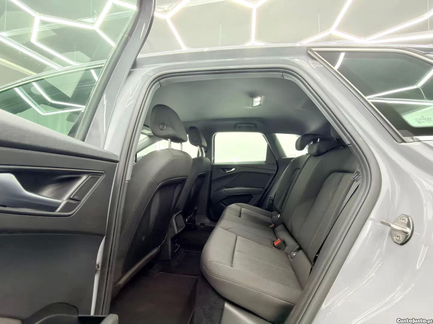 Audi Q4 35 55 kwh — fotografia 13