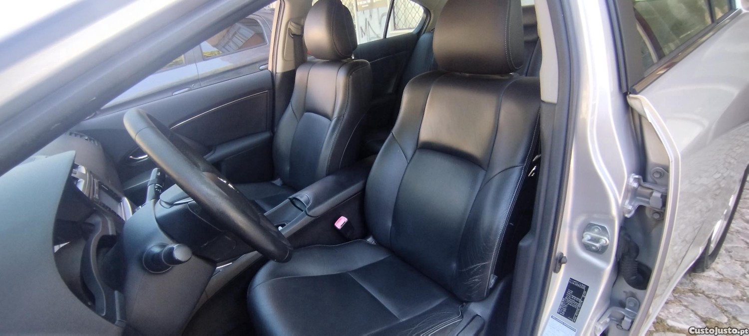Toyota Avensis 2.0D4D 66000km unico dono — fotografia 4