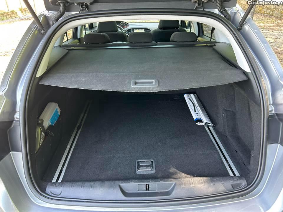 Peugeot 308 SW 1.6HDI Allure — fotografia 2