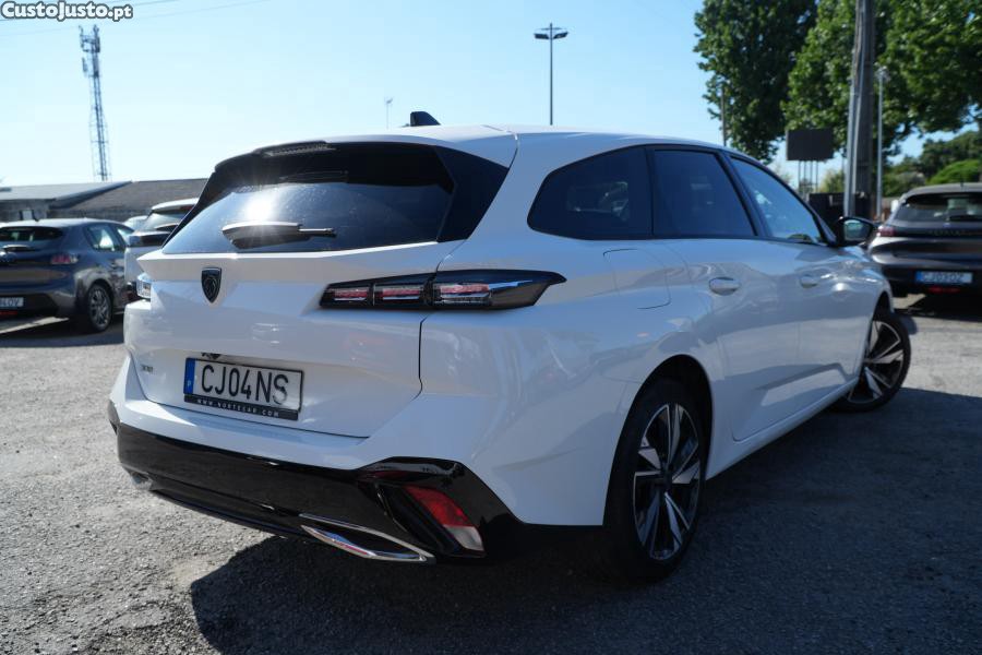 Peugeot 308 1.2 PureTech Allure — fotografia 9