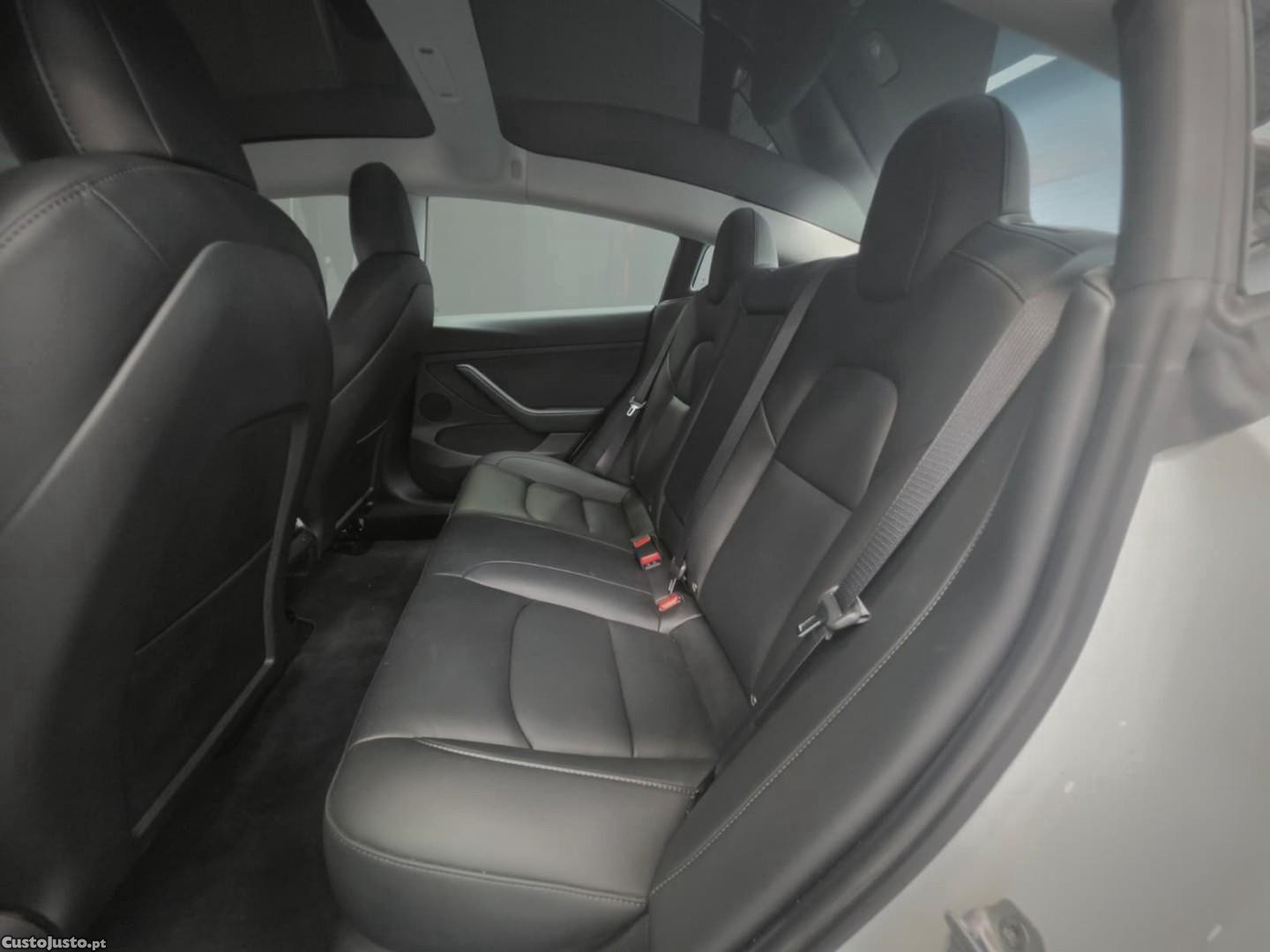 Tesla Model 3 Long Range AWD Dual Motor Performance — fotografia 3