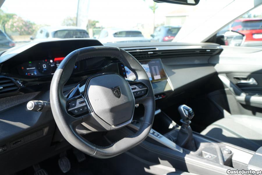 Peugeot 308 1.2 PureTech Allure — fotografia 6