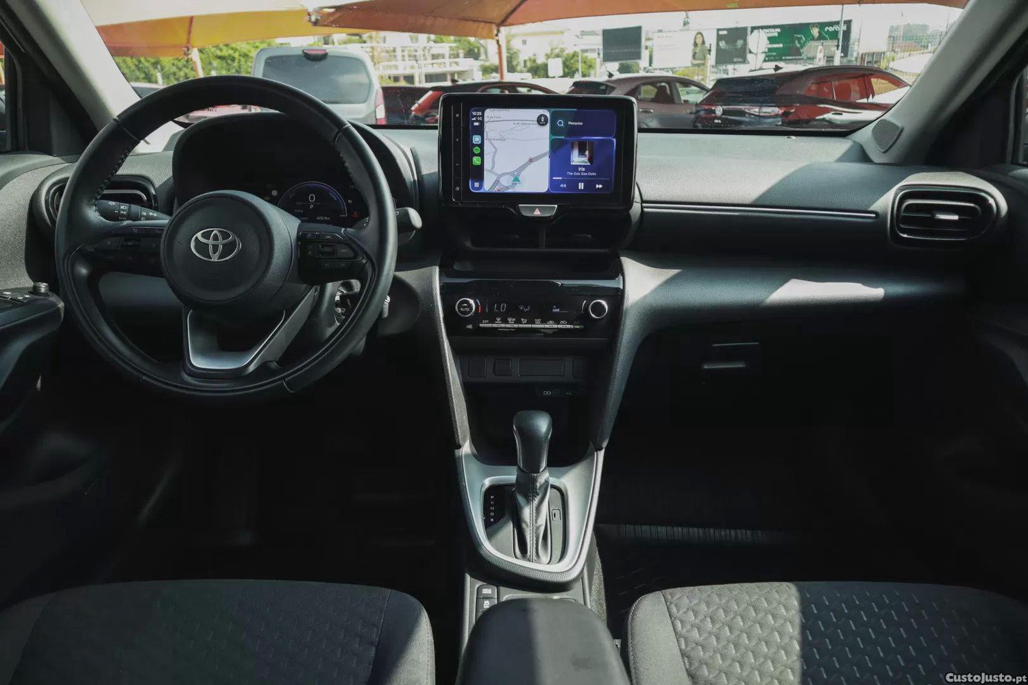 Toyota Yaris 1.5 hybrid comfort plus — fotografia 24